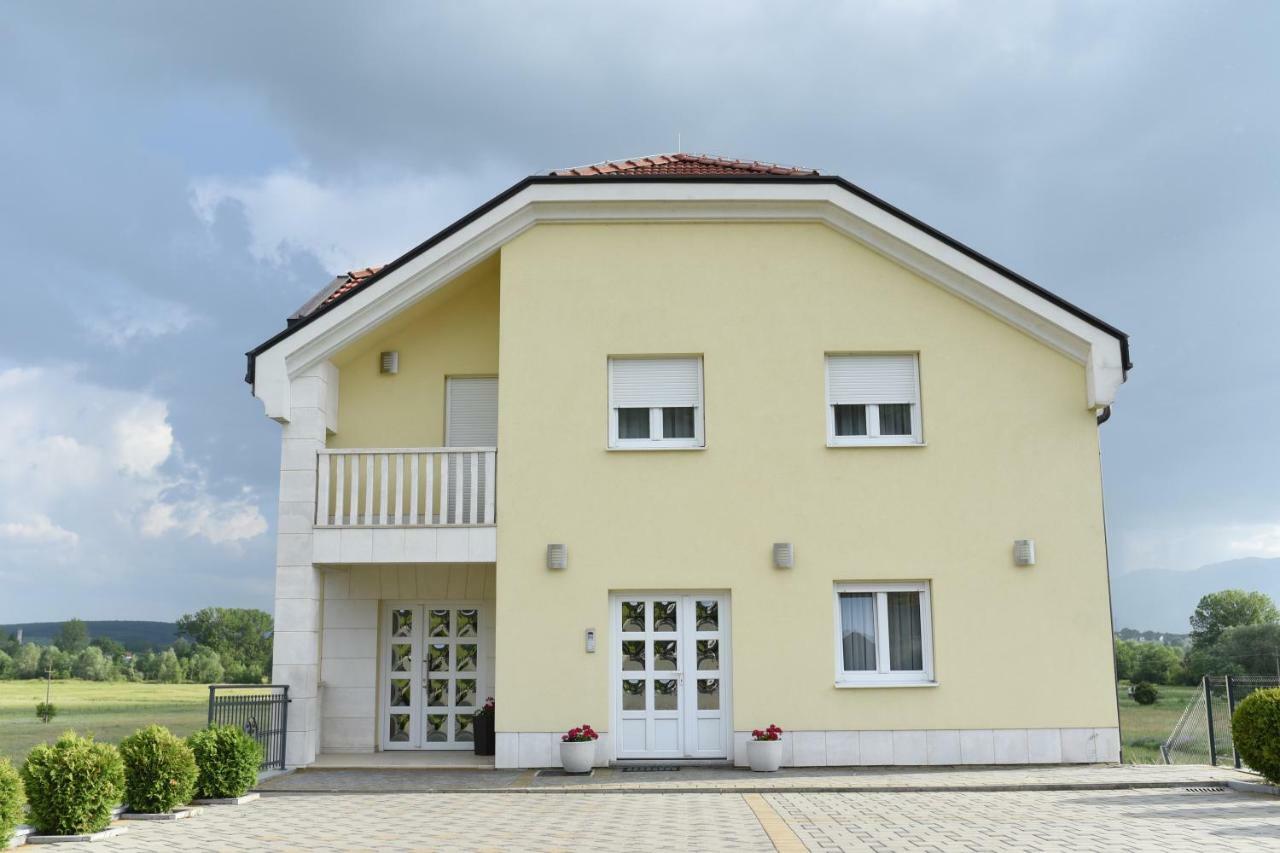 Apartman 리브노 외부 사진